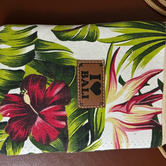 Crossbody travel pouch from Bali 8”x5” cute - Picture 4 of 6